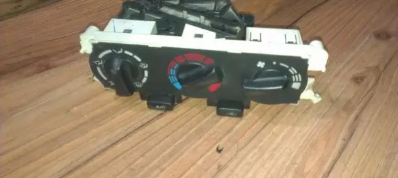 Nissan Primera Climate control unit 7030230733