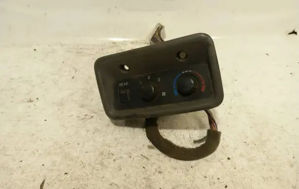 Mitsubishi Pajero Climate control unit MR500175 1464307953