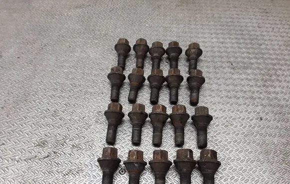 Renault Trafic III (X82) Nuts/bolts 