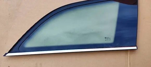 Opel Vectra C Rear side window 43R00081 DOT90AS2M30A