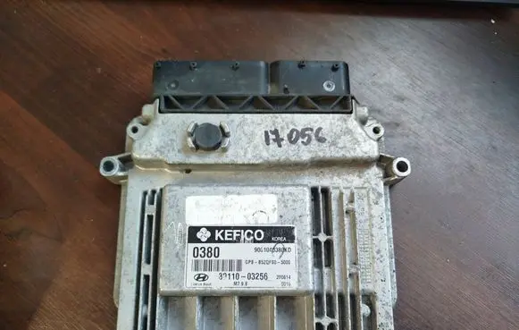 Hyundai i30 Engine control unit/module 3911003256