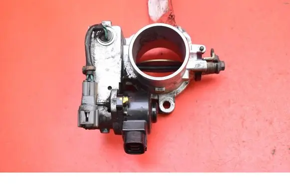 Toyota Corolla E120 E130 Throttle body valve 89672-21020