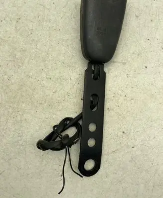 Front seatbelt buckle