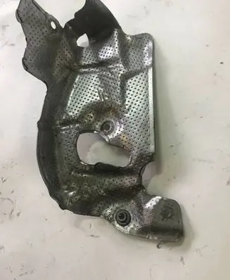 BMW 2 F46 Heat shield in engine bay 8385808