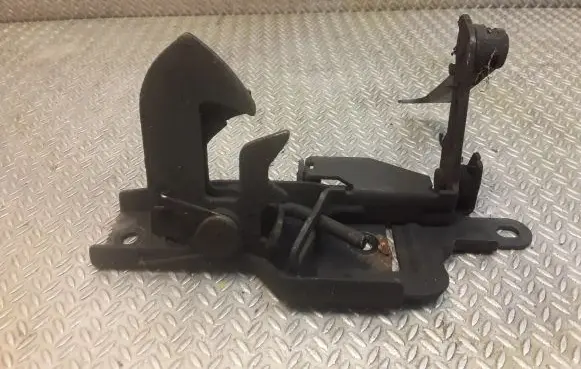 Mercedes-Benz S W220 Engine bonnet (hood) release handle 2158800464 A2158800464