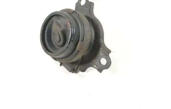 Honda FR-V Engine mount bracket 50821-S9A-023