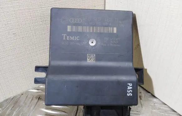 Audi A6 S6 C6 4F Gateway control module 4F0907468D