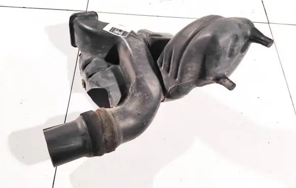 Chrysler 300 - 300C Intake resonator 045918771ab