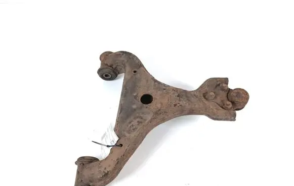 Mercedes-Benz Vito Viano W639 Front lower control arm/wishbone A6393300910
