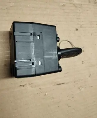 Chrysler Town & Country V Ignition lock P68105735AD