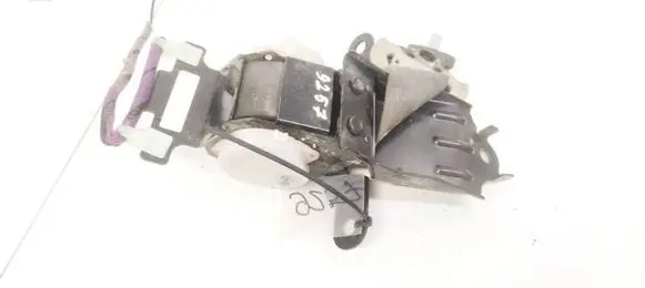 Honda FR-V Middle seatbelt buckle (rear) 