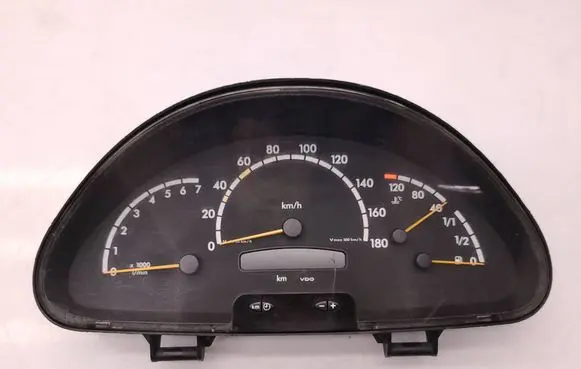 Speedometer (instrument cluster)