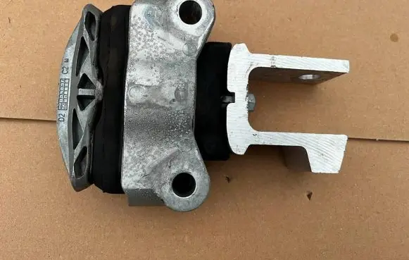 Ford Kuga III Engine mount bracket LX636P082DB