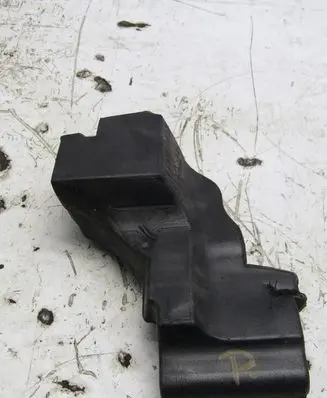 Jeep Cherokee Fender foam support/seal 68103106AA