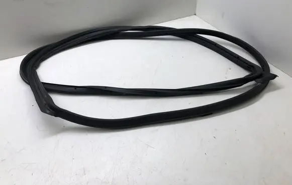 Mazda 3 III Rubber seal front door window/glass 5L042132