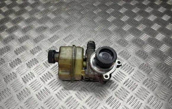 Mazda 6 Power steering pump Y06333E