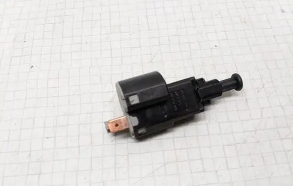 Opel Astra G Brake pedal sensor switch 09132299 09175172 09175185