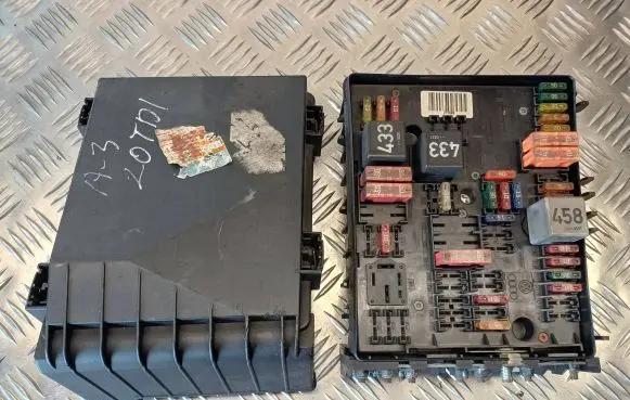 Audi A3 S3 8P Fuse box set 1K0937124H