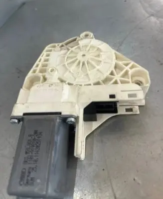 Audi A7 S7 4G Front door window regulator motor 8K0959801B 11420251934 1K01999810B