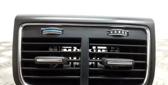 Audi A4 S4 B8 8K Rear air vent grill 8K0819203H