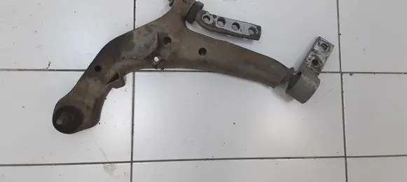 Nissan Almera Tino Front lower control arm/wishbone