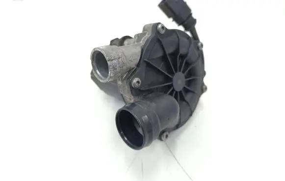 Volkswagen Jetta VI Secondary air pump 04E131333A 04E131085E