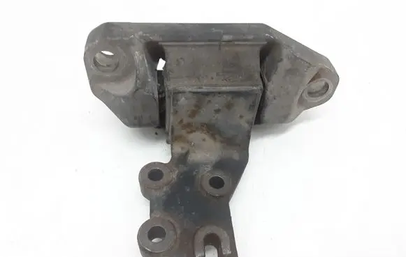 Volvo XC90 Engine mount bracket 30793797