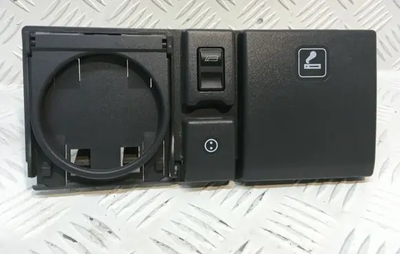 Mercedes-Benz Vito Viano W638 Cup holder A6388130302