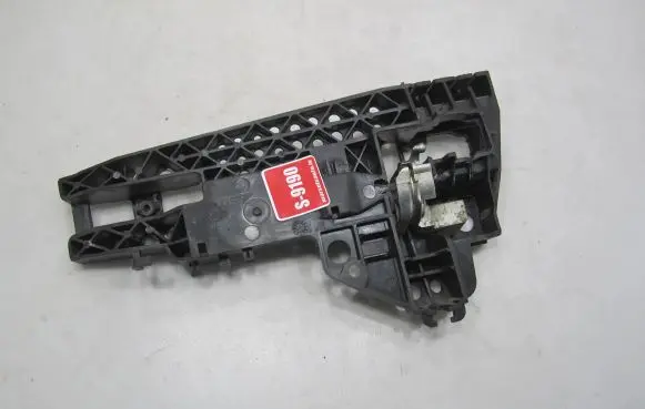 Audi A4 S4 B8 8K Rear door exterior handle/bracket 8T0837886A 35129