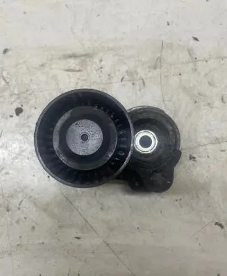 BMW X5 E70 Generator/alternator belt tensioner 10877912