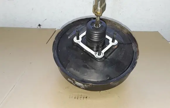 Subaru Outback Brake booster 86406235