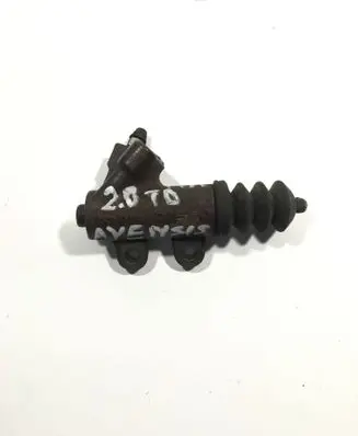 Toyota Avensis T270 Clutch slave cylinder 