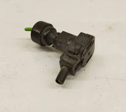 Mercedes-Benz E W124 Other engine bay part 0115458528