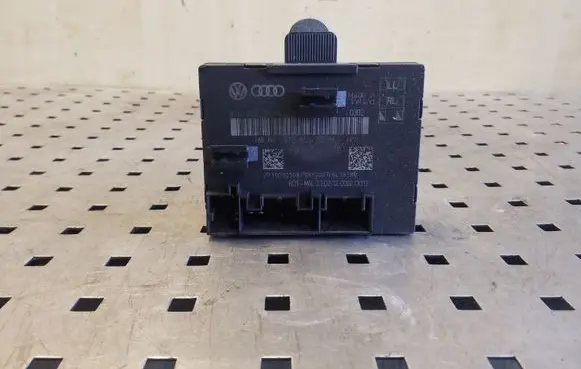 Audi A4 S4 B8 8K Door control unit/module 8T0959795H