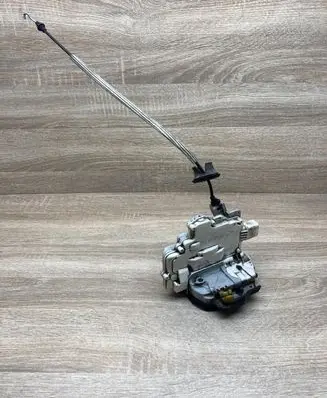 Audi A6 S6 C6 4F Front door lock 4F1837016