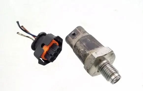 Fuel pressure sensor