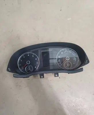 Volkswagen PASSAT B7 USA Speedometer (instrument cluster) A2C53403351