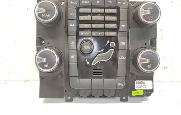 Volvo V60 Climate control unit 30795268 SN2000112428 M4351100022