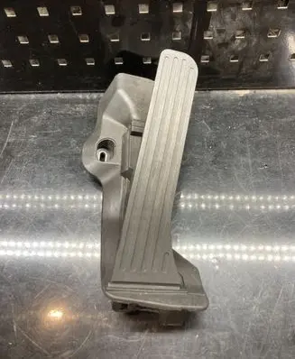 Audi Q3 8U Accelerator throttle pedal 1K2723503AR