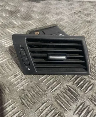 BMW X3 E83 Dashboard side air vent grill/cover trim 3415974