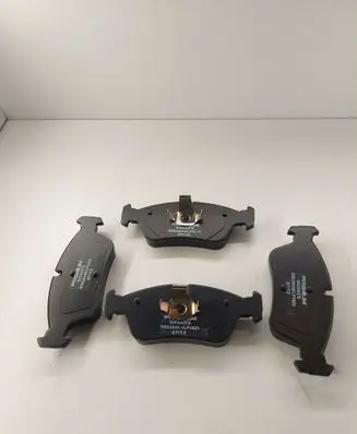 BMW 3 E46 Brake pads (front) LP1421