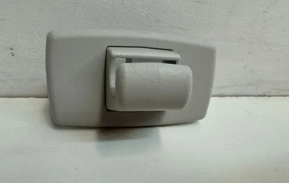 Mercedes-Benz GLE (W166 - C292) Sun visor clip/hook/bracket A1668100027