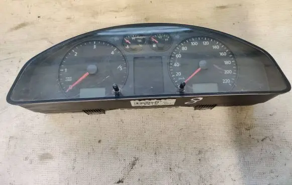 Volkswagen Transporter - Caravelle T5 Speedometer (instrument cluster) 7H0920851D 88311346