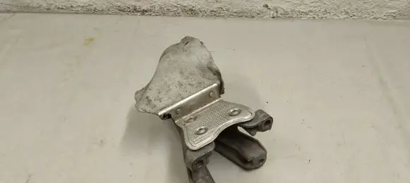 Porsche Macan (95B) Engine mounting bracket 8k0199307b