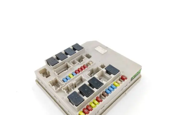 Renault Modus Fuse module 233293G