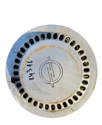 Opel Kadett E R13 wheel hub/cap/trim 90240720