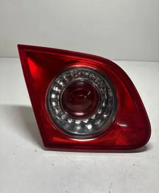 Tailgate rear/tail lights
