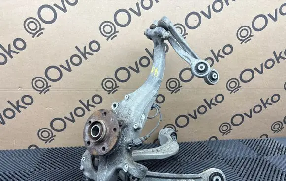 Audi A8 S8 D4 4H Front wheel hub spindle knuckle 4H0407242J