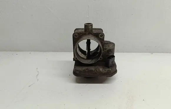 Volkswagen Golf IV Throttle valve 038128063C