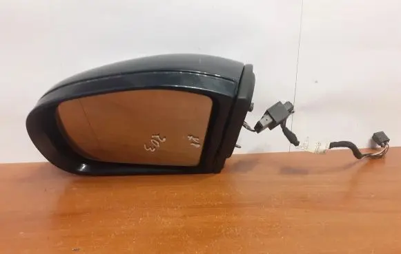 Mercedes-Benz C W203 Front door electric wing mirror 413133417 12663